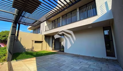 Sobrado com 3 dormitórios à venda, 117 m² por R$ 690.000,00 - Claudete - Cascavel/PR
