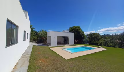 Casa com 4 dormitórios, 184 m² - venda por R$ 850.000,00 ou aluguel por R$ 5.810,00/mês - Condomínio Estância da Mata - Jaboticatubas/MG