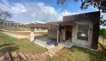 Casa com 4 dormitórios à venda, 280 m² por R$ 1.290.000,00 - Condomínio Vale do Luar - Jaboticatubas/MG