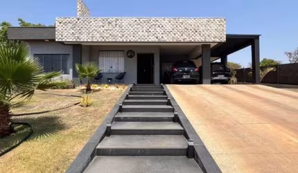 Casa no Condomínio Gran Royalle