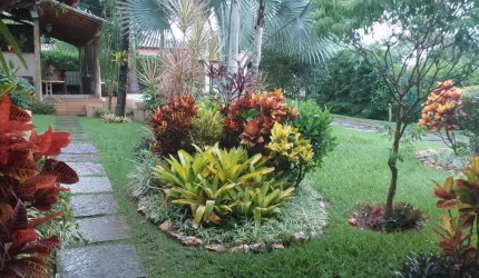 Casa linear em condominio com portaria 24 hs