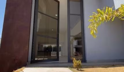 CASA EM CONDOMINIO FECHADO