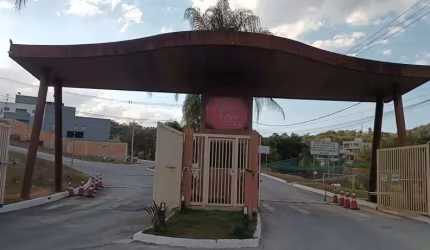 Lote em condomínio com portaria 24 horas