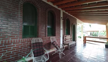 Casa estilo rústico em área privilegiada de sítios