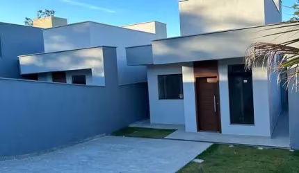 Excelente oportunidade: Casa nova e moderna com 02 quartos e suíte por R$465.000,00