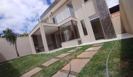 Casa à Venda no Bairro Lundceia, Lagoa Santa