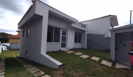Casa nova com excepcional localização no Bairro Jardim Ipê!!!