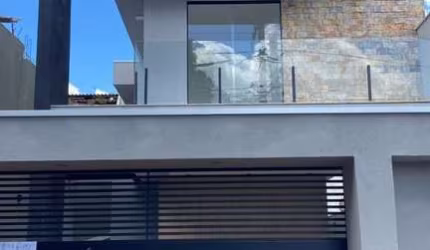 Linda casa no bairro Ovideo Guerra