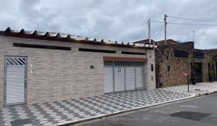 Casa linda na Vila Antártica Praia Grande