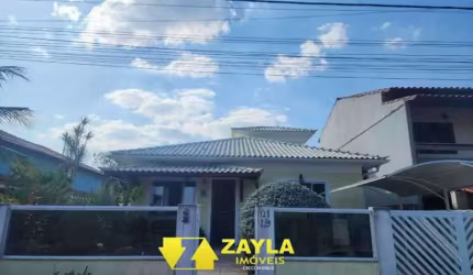 Casa em condomínio fechado com 3 quartos à venda na Rua Raul Alfredo de Andrade, Caxito, Maricá por R$ 790.000