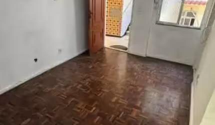 Apartamento com 2 quartos à venda na Avenida Brasil, Irajá, Rio de Janeiro por R$ 130.000