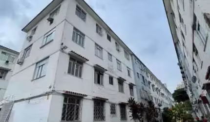 Apartamento com 3 quartos à venda na Estrada da Água Grande, Vista Alegre, Rio de Janeiro, 76 m2 por R$ 240.000