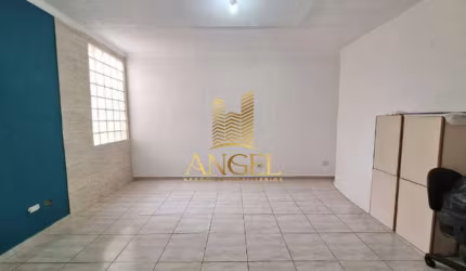 Casa térrea 3 dormitórios e 2 vagas - Vila Ema