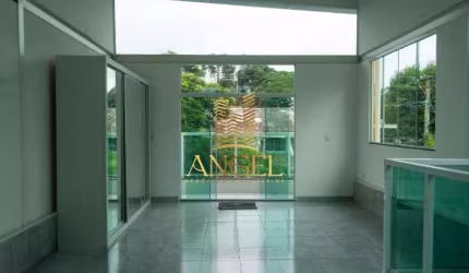 Casa assobradada 2 dormitórios - Água Rasa