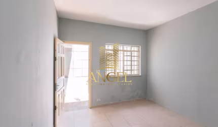 Casa térrea 2 dormitórios e 1 vaga - Água Rasa
