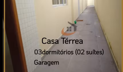 Casa Térrea com 03 Dormitórios sendo 02 Suítes no  Embaré - Santos