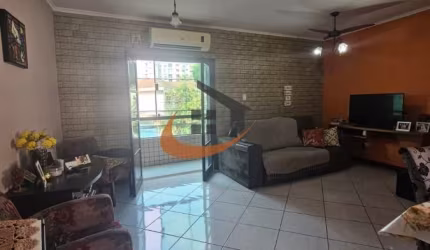 Casa à Venda no bairro Embaré com 03 dormitórios - Santos