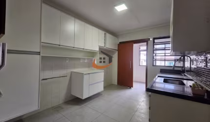 Apartamento 02 dormitorios com Dependência completa no bairro Aparecida - Santos