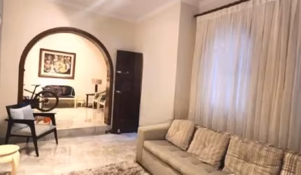Vendo Ampla Casa na Chácara Inglesa, com Closet, Suíte e Depósito