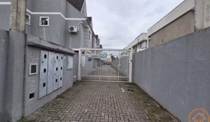 Sobrado com 3 quartos  para alugar, 132.50 m2 por R$3100.00  - Boqueirao - Curitiba/PR