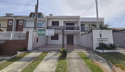 Sobrado com 3 quartos  para alugar, 130.00 m2 por R$3000.00  - Xaxim - Curitiba/PR
