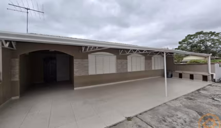 Casa Residencial com 3 quartos  para alugar, 122.00 m2 por R$2500.00  - Boqueirao - Curitiba/PR