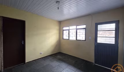 Casa Residencial com 1 quarto  para alugar, 45.00 m2 por R$1200.00  - Boqueirao - Curitiba/PR