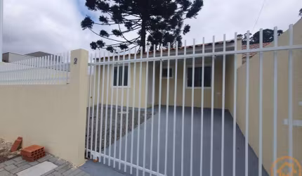Casa Residencial com 2 quartos  para alugar, 60.00 m2 por R$1790.00  - Alto Boqueirao - Curitiba/PR