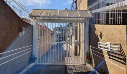 Sobrado com 3 quartos  para alugar, 90.00 m2 por R$1890.00  - Boqueirao - Curitiba/PR
