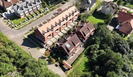 Casa para Venda no bairro Vila Luiza em Canela, 4 quartos sendo 2 suítes, 2 vagas, 166 m² de área total, 166 m² privativos,