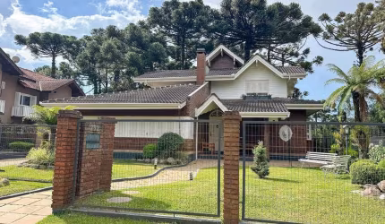 Casa para Venda no bairro Planalto em Gramado, 3 quartos, 2 vagas, 259 m² de área total, 259 m² privativos,
