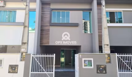 Casa com 3 quartos para alugar na Rua Alberto Cunha, 136, Centro, Balneário Piçarras, 99 m2 por R$ 4.000