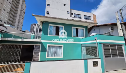Casa comercial com 1 sala para alugar na Rua Itacolomi, 41, Centro, Balneário Piçarras, 150 m2 por R$ 12.900