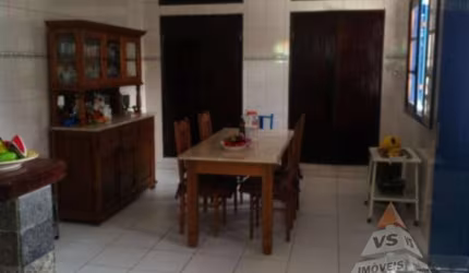 Casa para Venda em Cabo Frio, Palmeiras, 4 dormitórios, 1 suíte, 2 banheiros, 5 vagas