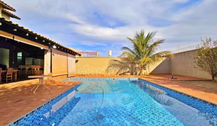 Casa Sobrado Condomínio em Cravinhos