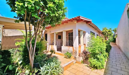 Casa térrea residencial / comercial de 450m² de área de terreno e 275m² de área construída à venda no bairro Vila Virgínia, próximo ao Supermercado Guanabara - Ribeirão Preto/SP.