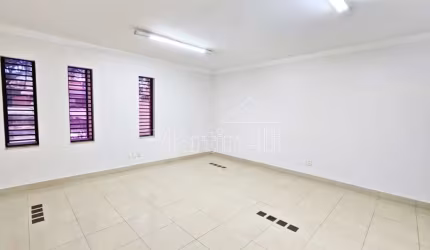 Sala comercial de 28m² de área útil para locação. Excelente localização, próximo ao Novo Shopping - Bairro Ribeirânia, Ribeirão Preto/SP.