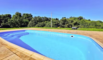 Sítio de 130m² de área construida à venda - Cajuru/SP.
