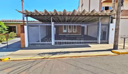 Casa Térrea Exclusiva de 254m² de área construida à Venda, próximo a Avenida Plínio de Castro Prado - Bairro Jardim Macedo, Ribeirão Preto/SP.