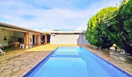 Casa térrea de 838m² de área terreno e 408m² de área construída para locação - Bairro Ribeirânia, Ribeirão Preto/SP.