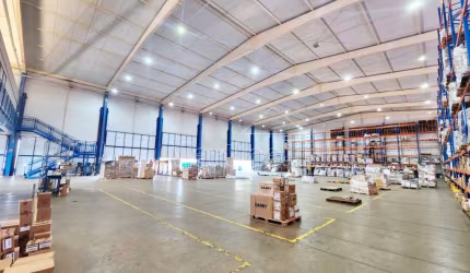 Galpão Comercial de 5.046m² de área terreno e 2.699m² de área construída para locação, próximo ao Novo Shopping - Bairro Recreio Anhanguera, Ribeirão Preto/SP.