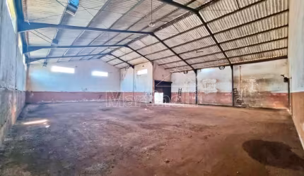 Galpão comercial de 866m² de área construida à venda, próximo à Avenida Saudade - Ribeirão Preto/SP.