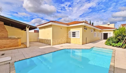 Casa térrea de 260m² de área construida à venda, próximo à City Pão - Ribeirão Preto/SP.