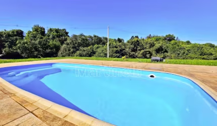 Sítio de 130m² de área construida à venda - Cajuru/SP.