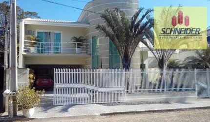 Casa com 4 dormitórios à venda no bairro Centro em Timbó/SC