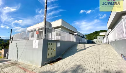 Casa com 2 dormitórios à venda no bairro Vila Germer em Timbó/SC