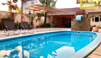 Casa com 4 dormitórios à venda no bairro Quintino em Timbó/SC