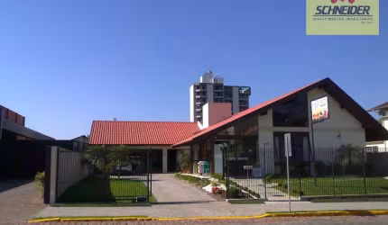 Casa com 4 dormitórios à venda no bairro Centro em Timbó/SC