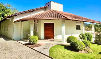 Casa com 4 dormitórios à venda no bairro Capitais em Timbó/SC