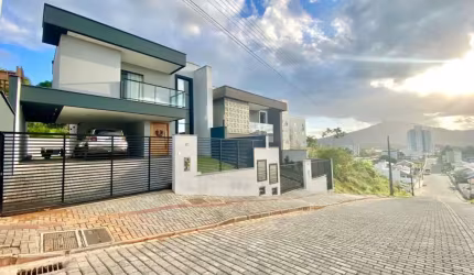 Casa com 3 dormitórios à venda no bairro Imigrantes em Timbó/SC